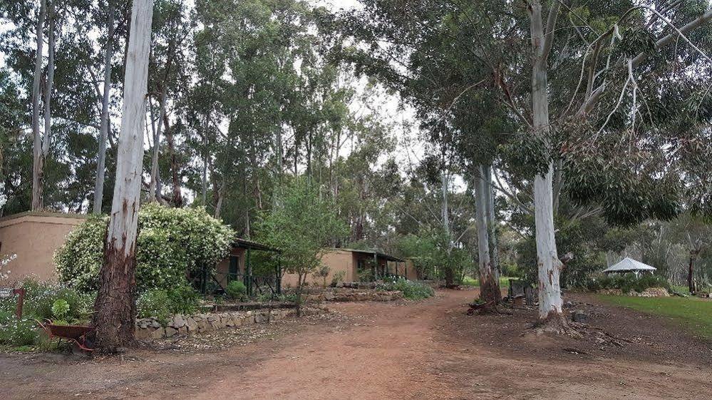 Country Cottages Of Bridgetown Exterior photo
