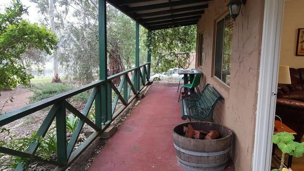 Country Cottages Of Bridgetown Exterior photo